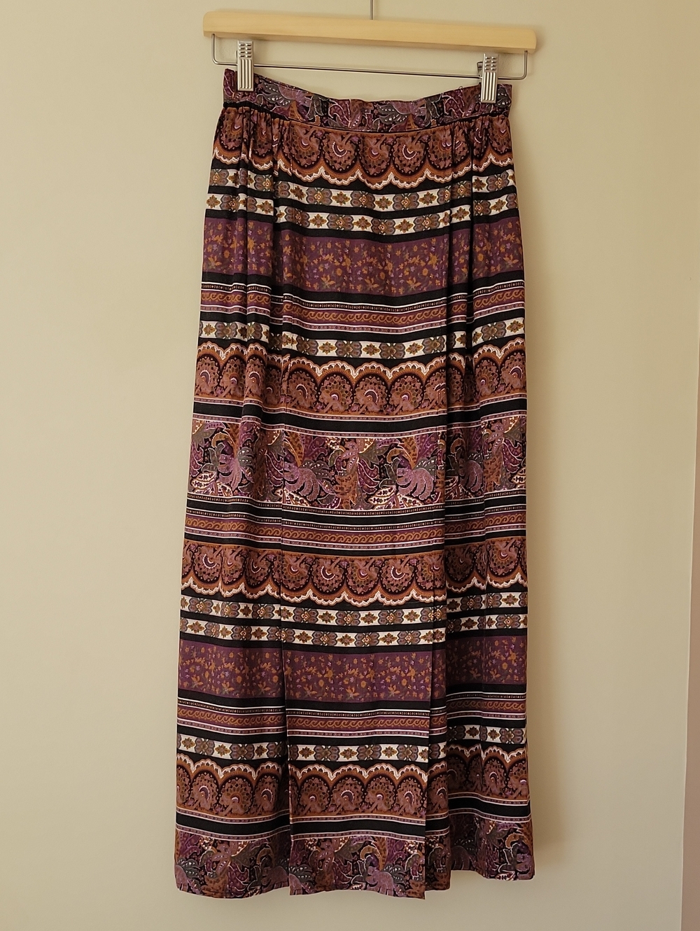 Vintage 70s Boho Purple Paisley Floral Hippie Print Rayon Maxi Skirt Size XS